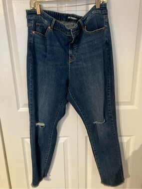 Joe Fresh Women’s Dark Denim Boyfriend Jeans with Knee Distress Classic Slim